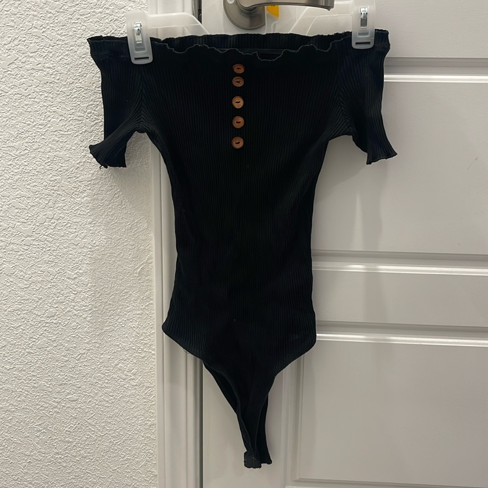Black off the shoulder ribbed body suit
